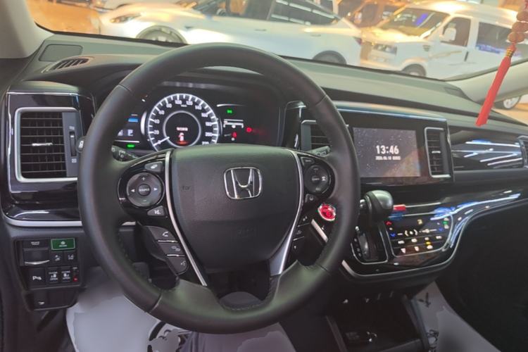Used Honda Elysion 2019 2.0L Hybrid Luxury Edition Center Console