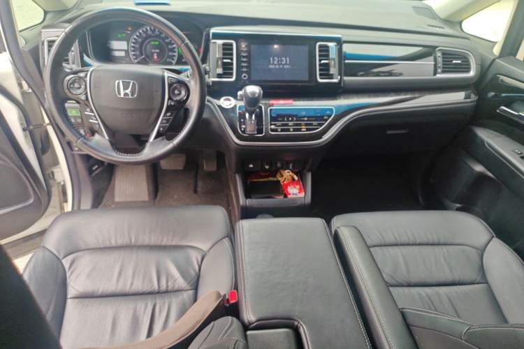 Used Honda Elysion 2019 2.0L Hybrid Supreme Edition Center Console
