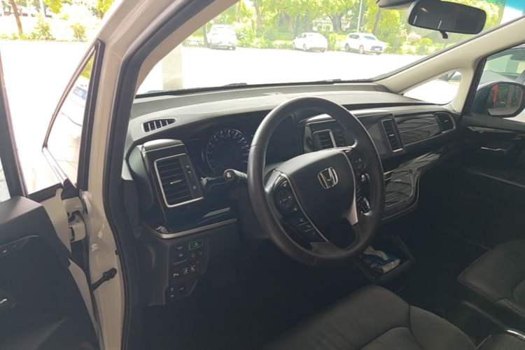 Used Honda Elysion 2019 2.0L Hybrid Luxury Edition Center Console