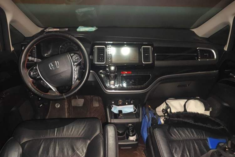 Used Honda Elysion 2019 2.0L Hybrid Luxury Edition Center Console