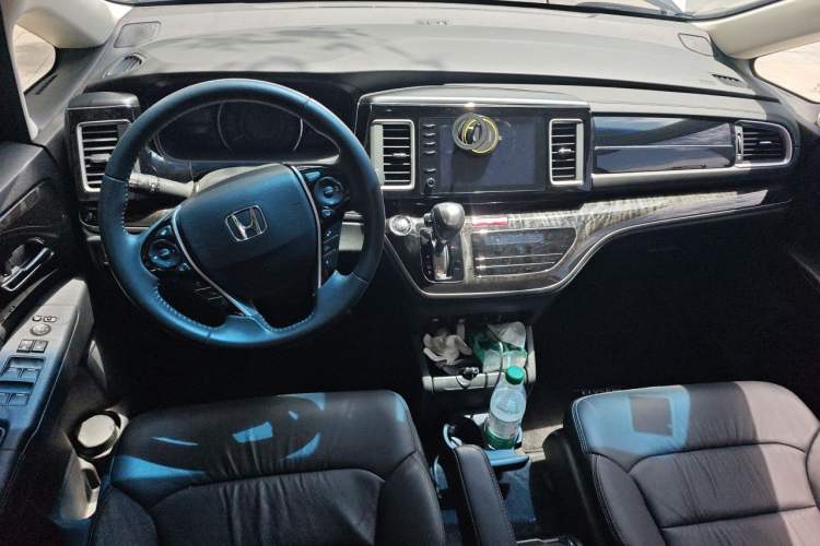 Used Honda Elysion 2019 2.0L Hybrid Luxury Edition Center Console