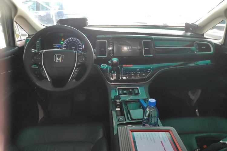 Used Honda Elysion 2019 2.0L Hybrid Luxury Edition Center Console