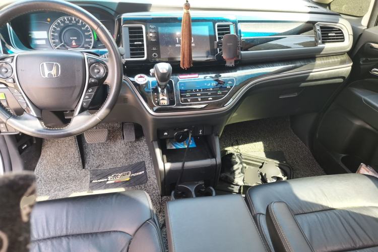 Used Honda Elysion 2019 2.0L Hybrid Luxury Edition Center Console