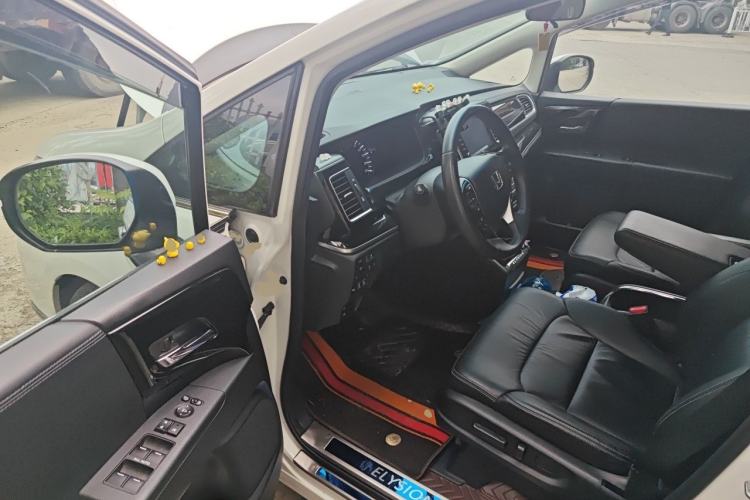 Used Honda Elysion 2019 2.0L Hybrid Supreme Edition Driver Seat