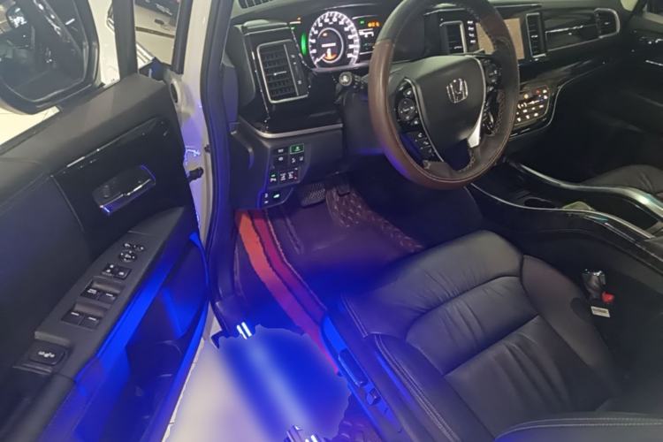 Used Honda Elysion 2019 2.0L Hybrid Luxury Edition Driver Seat