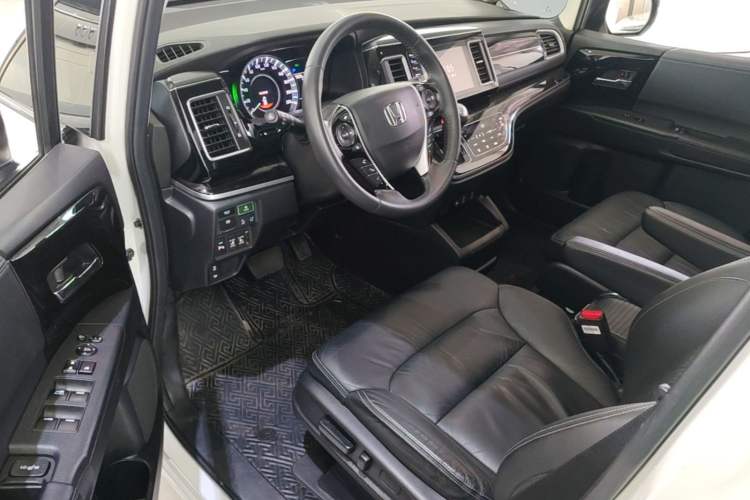 Used Honda Elysion 2019 2.0L Hybrid Luxury Edition Driver Seat