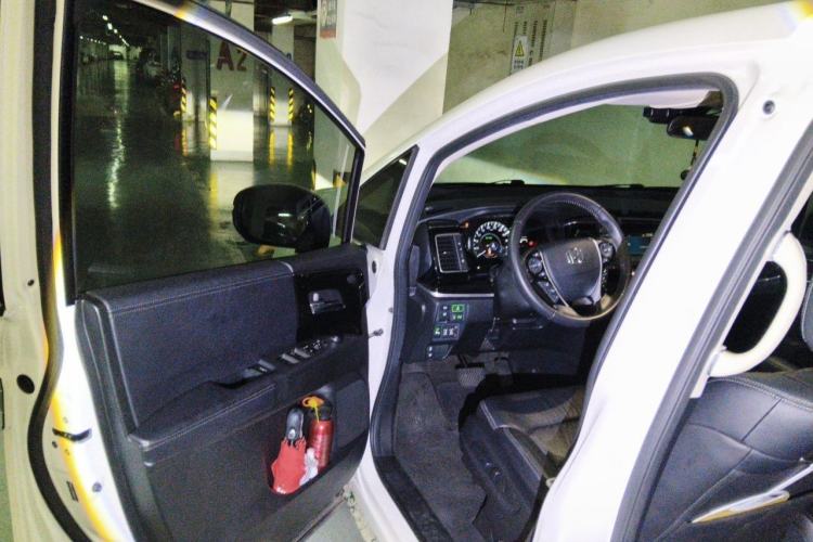 Used Honda Elysion 2019 2.0L Hybrid Luxury Edition Driver Seat