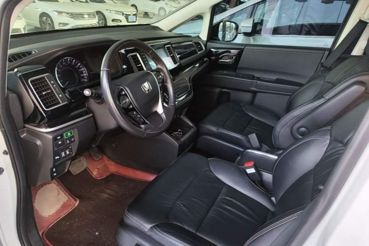 Used Honda Elysion 2019 2.0L Hybrid Luxury Edition Driver Seat