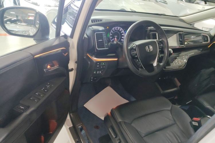 Used Honda Elysion 2019 2.0L Hybrid Luxury Edition Driver Seat