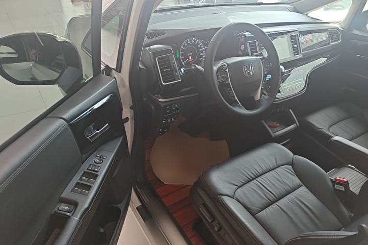 Used Honda Elysion 2019 2.0L Hybrid Luxury Edition Driver Seat