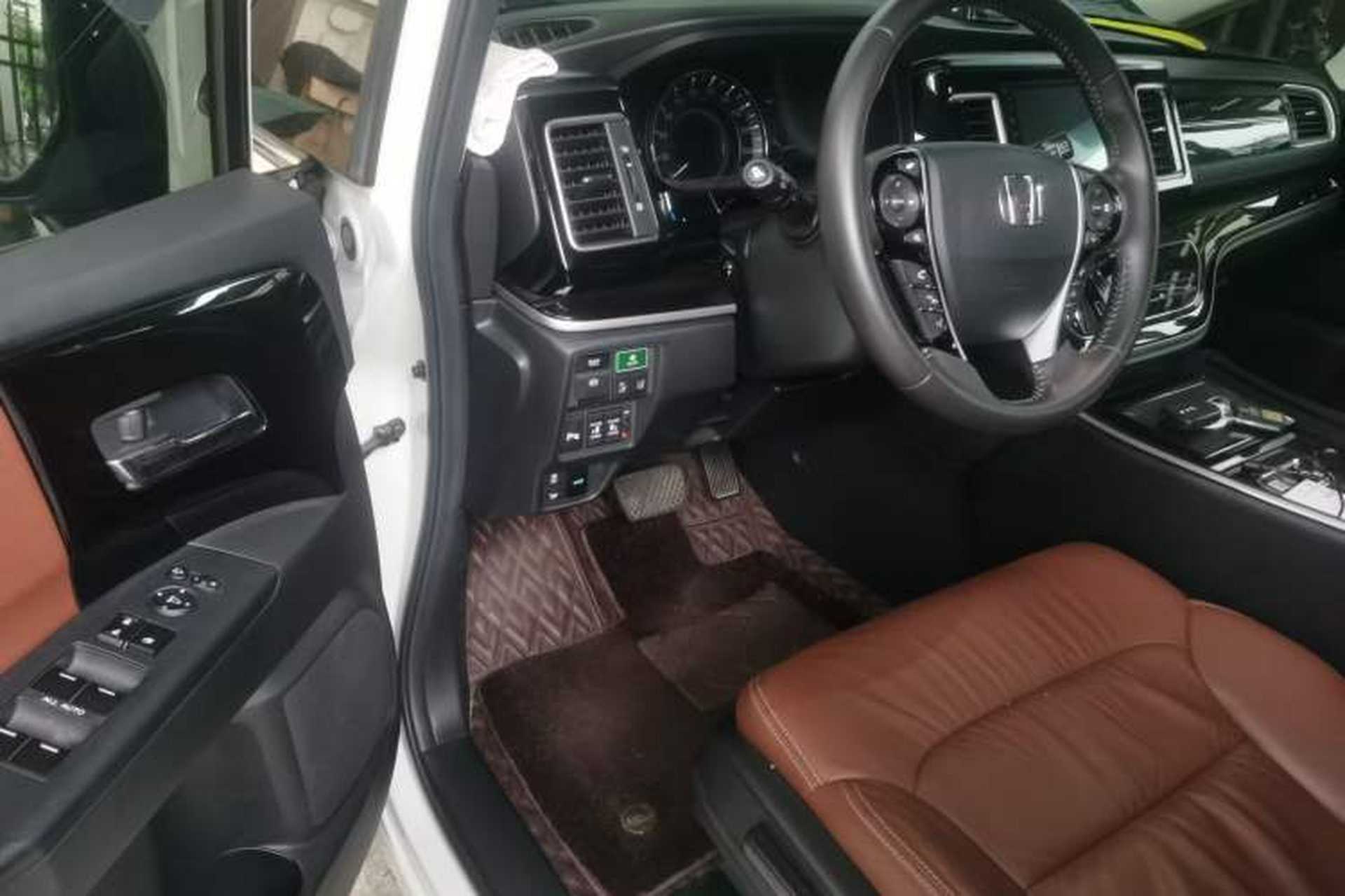 Used Honda Elysion 2019 2.0L Hybrid Supreme Edition Driver Seat