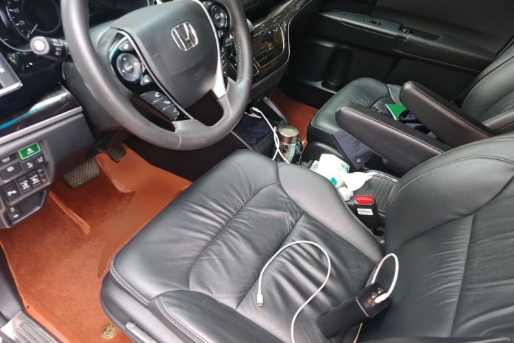 Used Honda Elysion 2019 2.0L Hybrid Luxury Edition Driver Seat