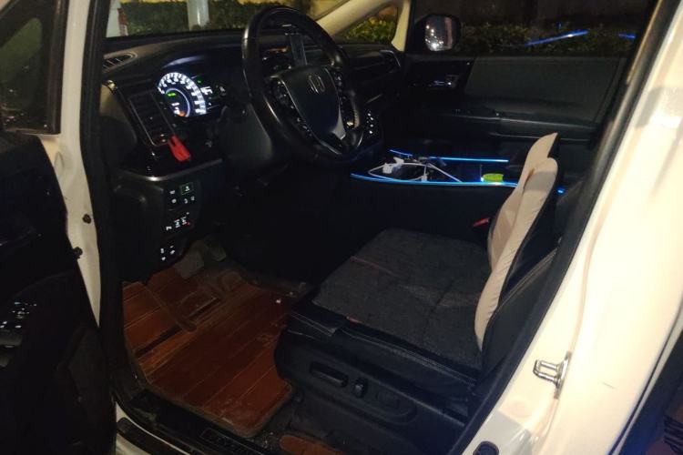 Used Honda Elysion 2019 2.0L Hybrid Luxury Edition Driver Seat