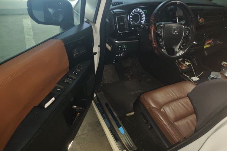 Used Honda Elysion 2019 2.0L Hybrid Supreme Edition Driver Seat