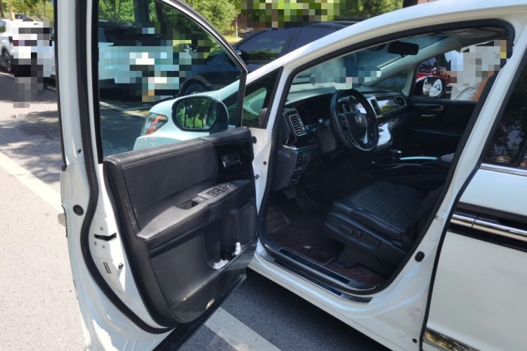 Used Honda Elysion 2019 2.0L Hybrid Luxury Edition Driver Seat