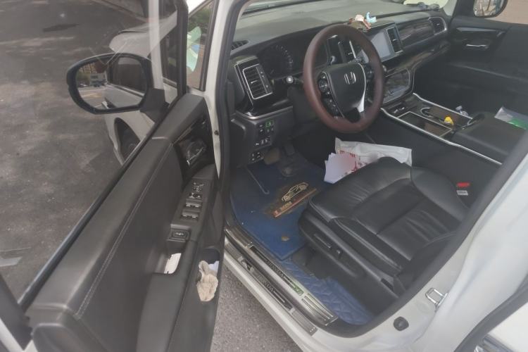 Used Honda Elysion 2019 2.0L Hybrid Supreme Edition Driver Seat