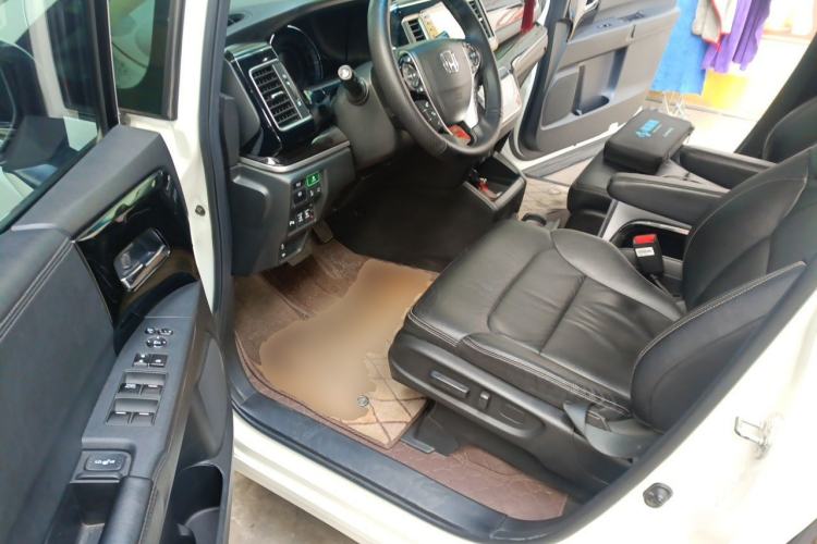 Used Honda Elysion 2019 2.0L Hybrid Luxury Edition Driver Seat