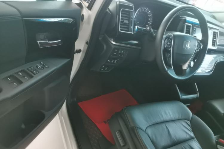 Used Honda Elysion 2019 2.0L Hybrid Luxury Edition Driver Seat