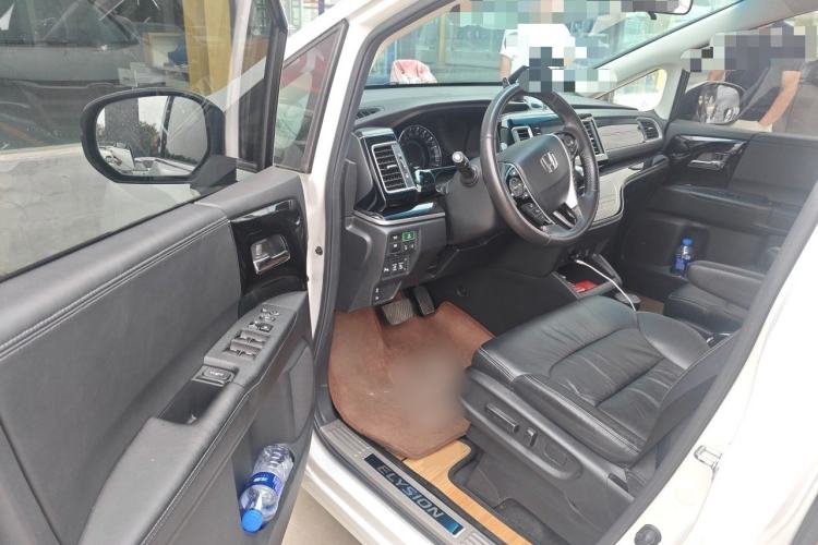 Used Honda Elysion 2019 2.0L Hybrid Comfort Edition Driver Seat