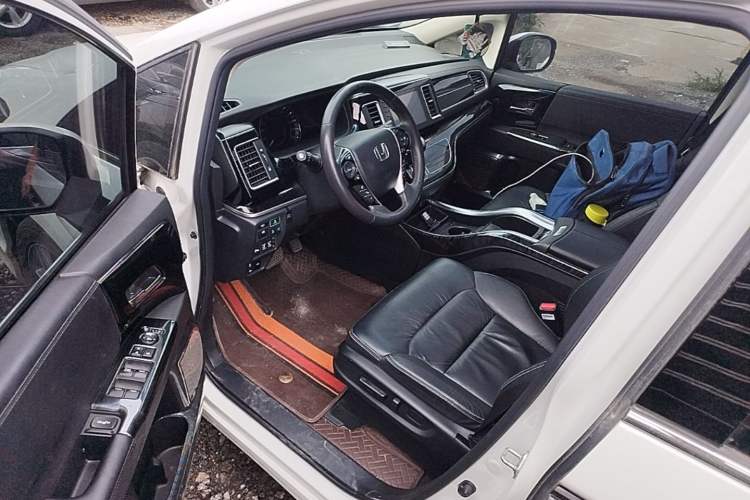 Used Honda Elysion 2019 2.0L Hybrid Luxury Edition Driver Seat
