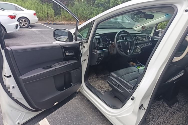 Used Honda Elysion 2019 2.0L Hybrid Luxury Edition Driver Seat