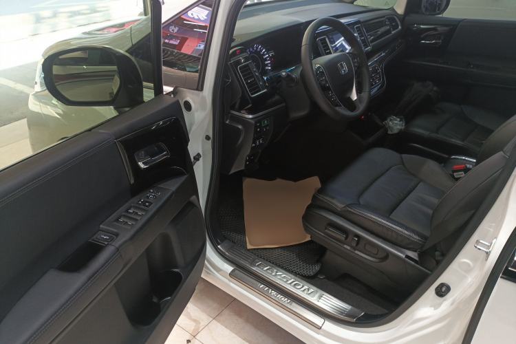 Used Honda Elysion 2019 2.0L Hybrid Luxury Edition Driver Seat