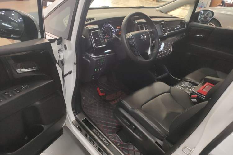 Used Honda Elysion 2019 2.0L Hybrid Comfort Edition Driver Seat