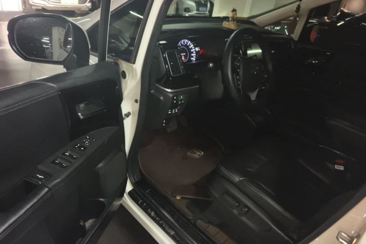 Used Honda Elysion 2019 2.0L Hybrid Luxury Edition Driver Seat