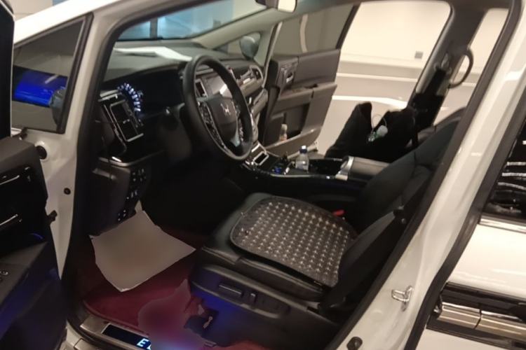 Used Honda Elysion 2019 2.0L Hybrid Luxury Edition Driver Seat