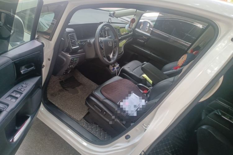 Used Honda Elysion 2019 2.0L Hybrid Supreme Edition Driver Seat