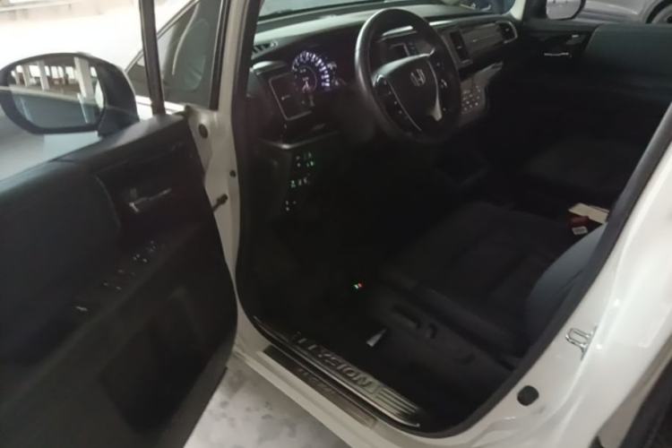Used Honda Elysion 2019 2.0L Hybrid Luxury Edition Driver Seat