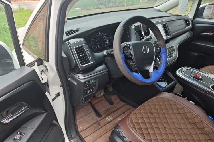Used Honda Elysion 2019 2.0L Hybrid Luxury Edition Driver Seat