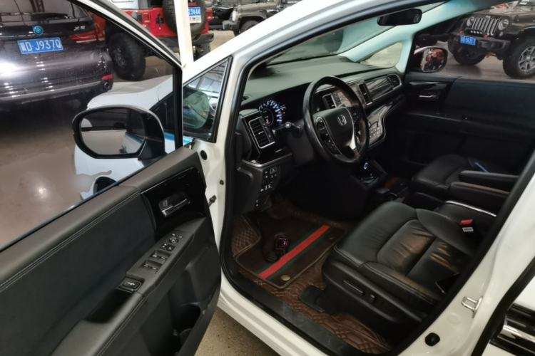 Used Honda Elysion 2019 2.0L Hybrid Luxury Edition Driver Seat