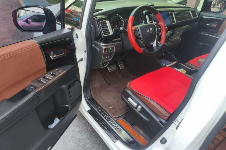 Used Honda Elysion 2019 2.0L Hybrid Supreme Edition Driver Seat