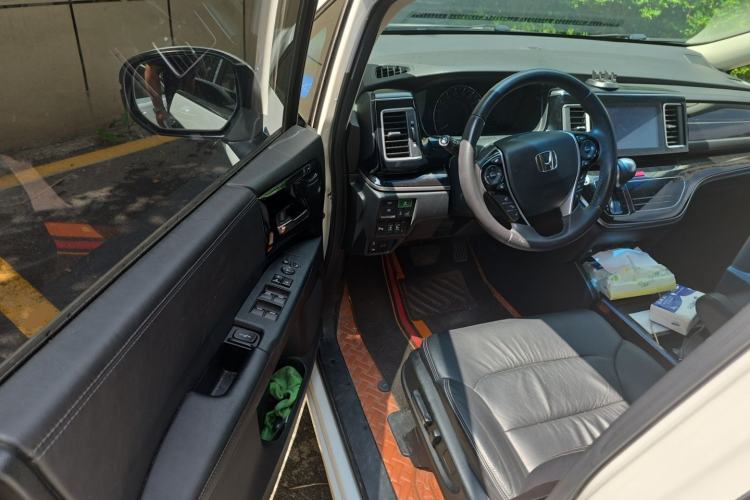 Used Honda Elysion 2019 2.0L Hybrid Luxury Edition Driver Seat