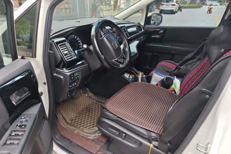 Used Honda Elysion 2019 2.0L Hybrid Luxury Edition Driver Seat