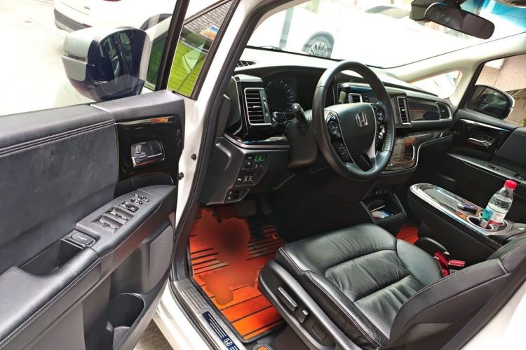 Used Honda Elysion 2019 2.0L Hybrid Luxury Edition Driver Seat