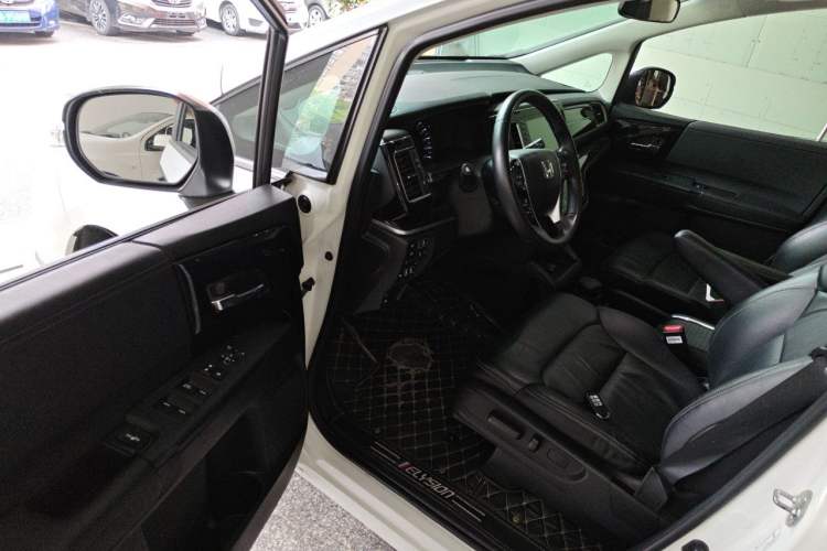 Used Honda Elysion 2019 2.0L Hybrid Luxury Edition Driver Seat