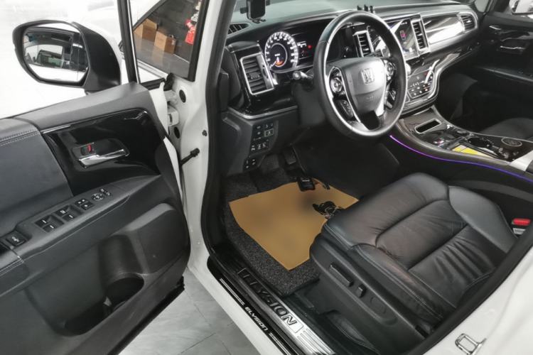 Used Honda Elysion 2019 2.0L Hybrid Luxury Edition Driver Seat