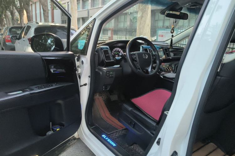 Used Honda Elysion 2019 2.0L Hybrid Luxury Edition Driver Seat
