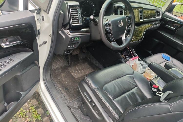 Used Honda Elysion 2019 2.0L Hybrid Luxury Edition Driver Seat