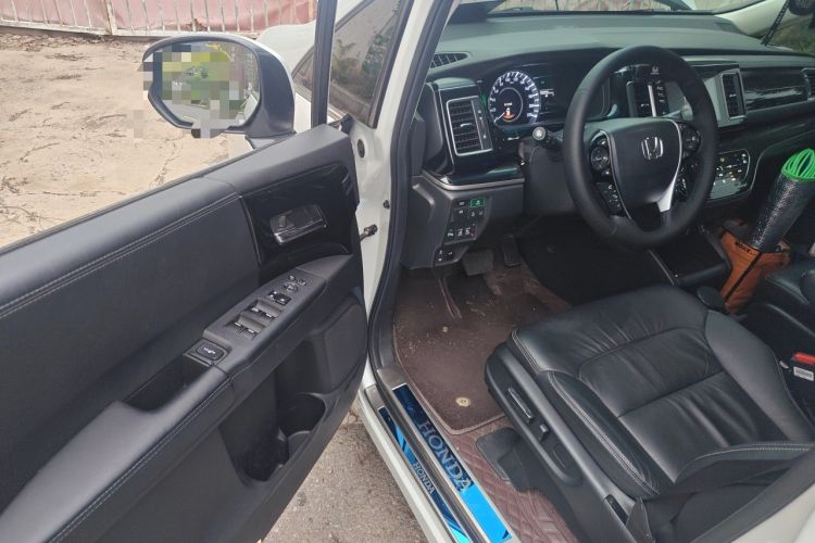 Used Honda Elysion 2019 2.0L Hybrid Luxury Edition Driver Seat