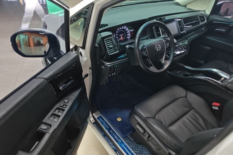 Used Honda Elysion 2019 2.0L Hybrid Luxury Edition Driver Seat