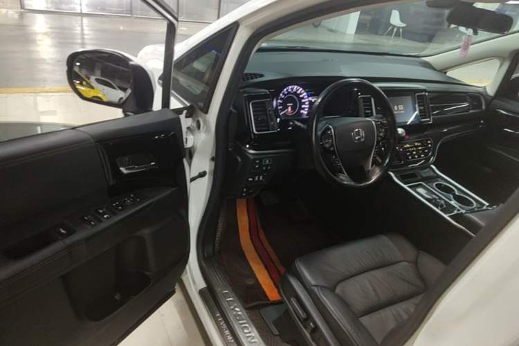 Used Honda Elysion 2019 2.0L Hybrid Comfort Edition Driver Seat