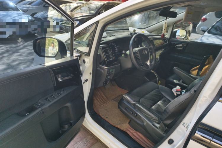 Used Honda Elysion 2019 2.0L Hybrid Luxury Edition Driver Seat