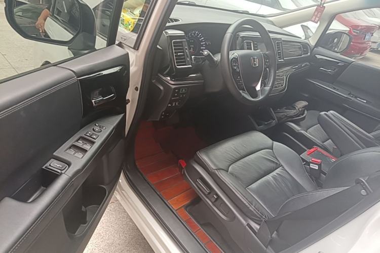 Used Honda Elysion 2019 2.0L Hybrid Luxury Edition Driver Seat