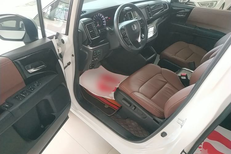 Used Honda Elysion 2019 2.0L Hybrid Supreme Edition Driver Seat