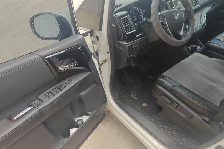 Used Honda Elysion 2019 2.0L Hybrid Luxury Edition Driver Seat