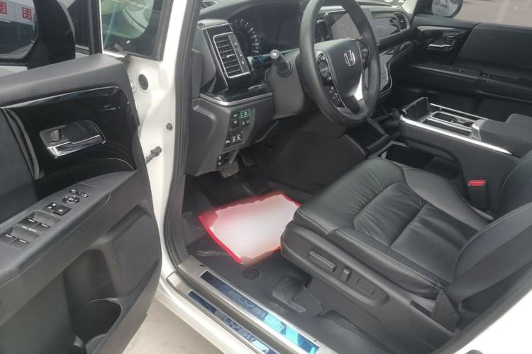 Used Honda Elysion 2019 2.0L Hybrid Supreme Edition Driver Seat