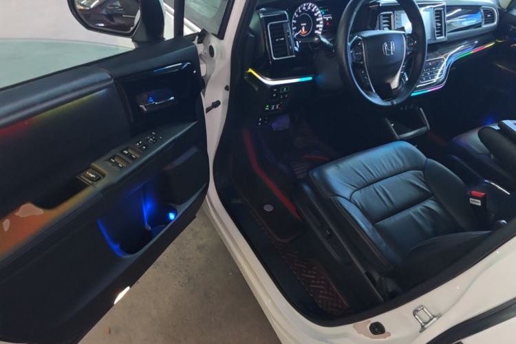 Used Honda Elysion 2019 2.0L Hybrid Luxury Edition Driver Seat